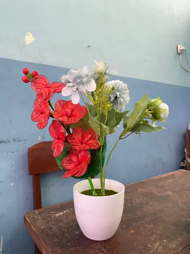 Tanaman Hias Artificial Premium – Pot Putih