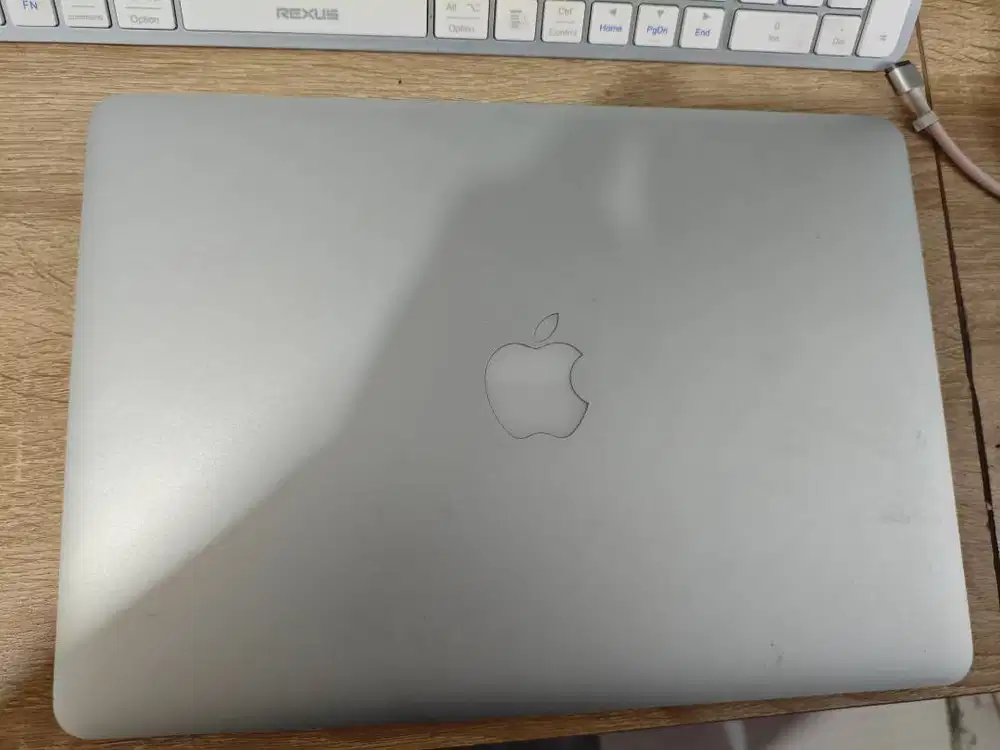 Macbook Air 2017 13 Inch - SSD 128GB - Core i5 - Siap Kerja/Kuli