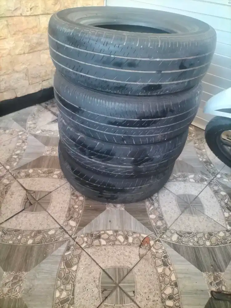 Velg + 4 ban  185/70/14 layak pakai