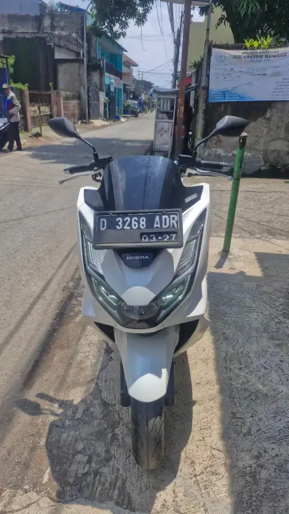 DIJUAL HONDA PCX 160 ABS THN 2022 WARNA PUTIH