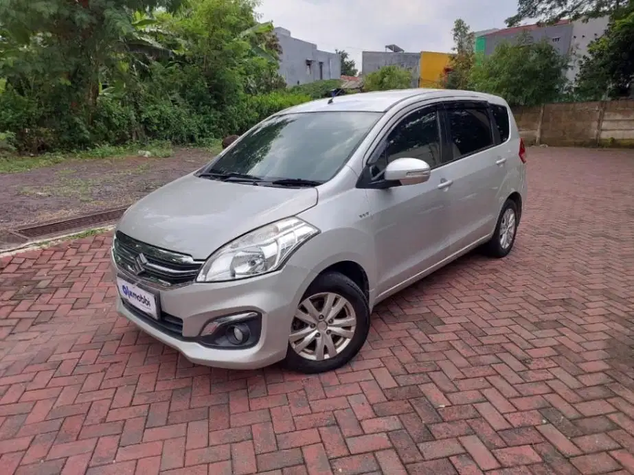 DP 15 jt Ertiga 1.4 GX Bensin Matic 2017 SILVER AG AW