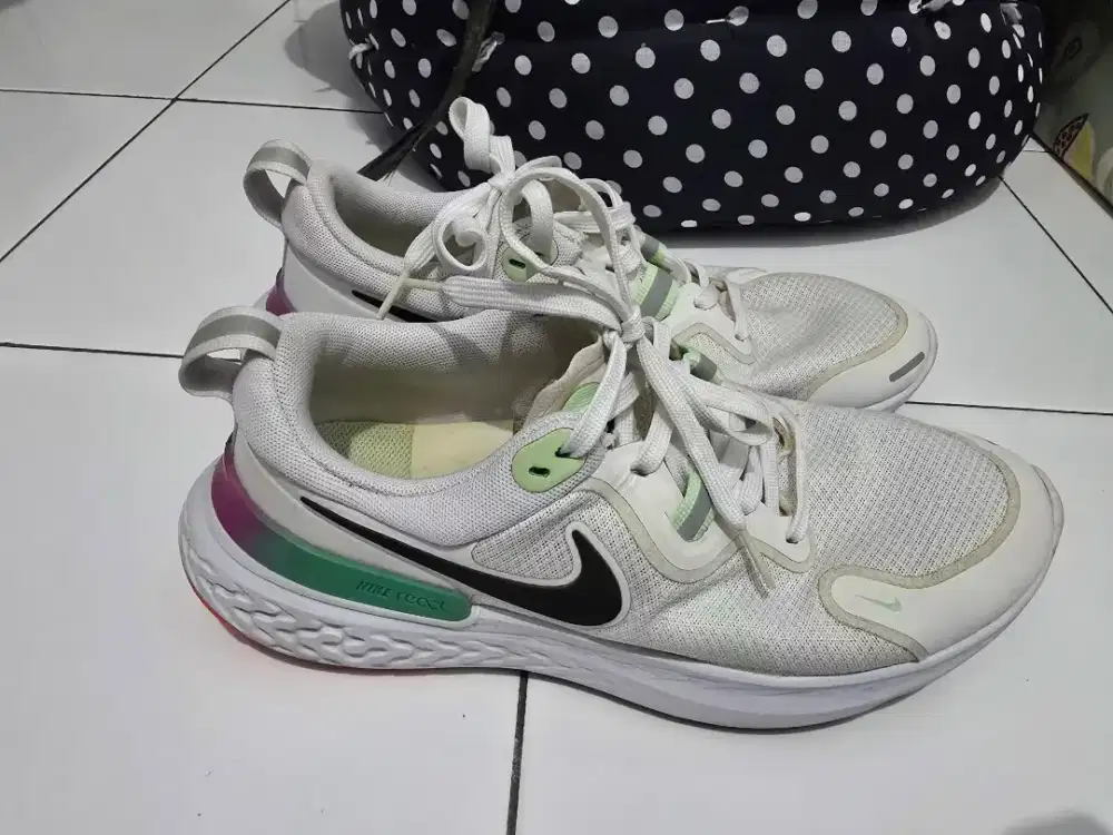 Preloved Sepatu Nike nomor 40