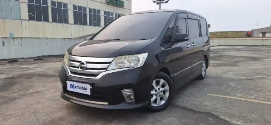 PROMO Nissan Serena 2.0 Highway Star Autech Panaromic Bensin-AT 2014