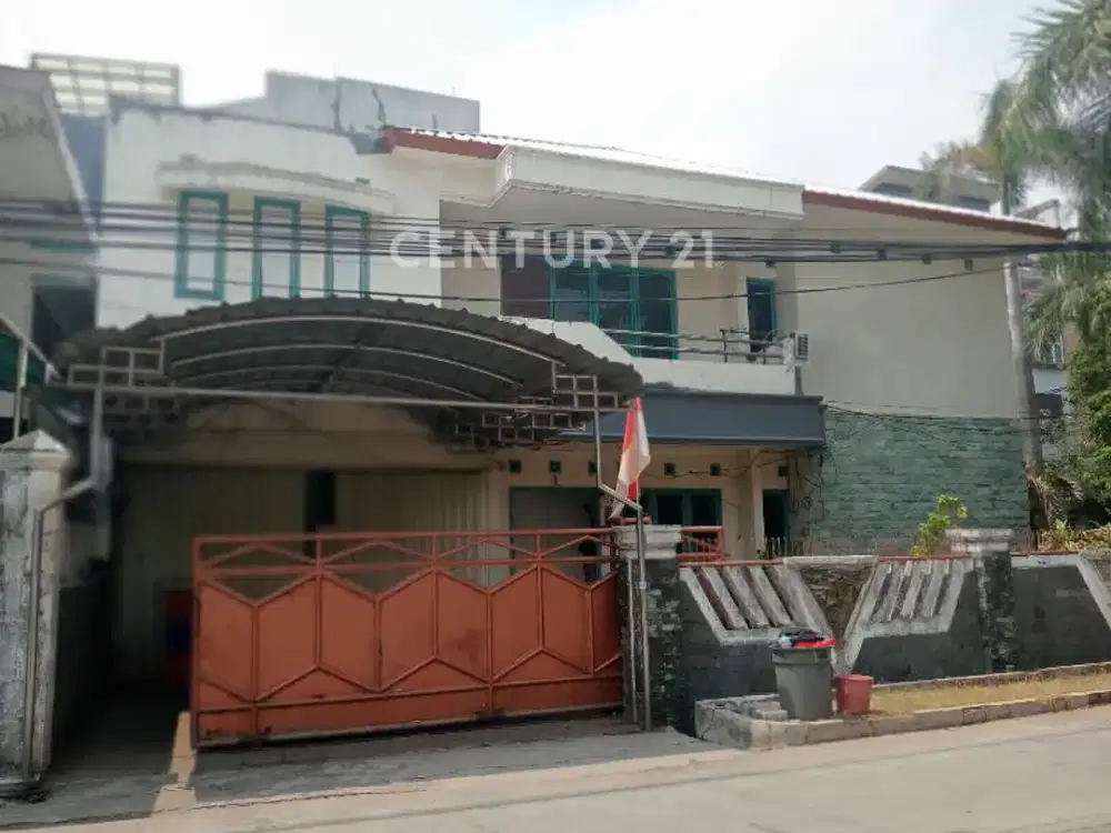 Rumah Hoek 2 Lantai Depan Taman Lokasi Bagus