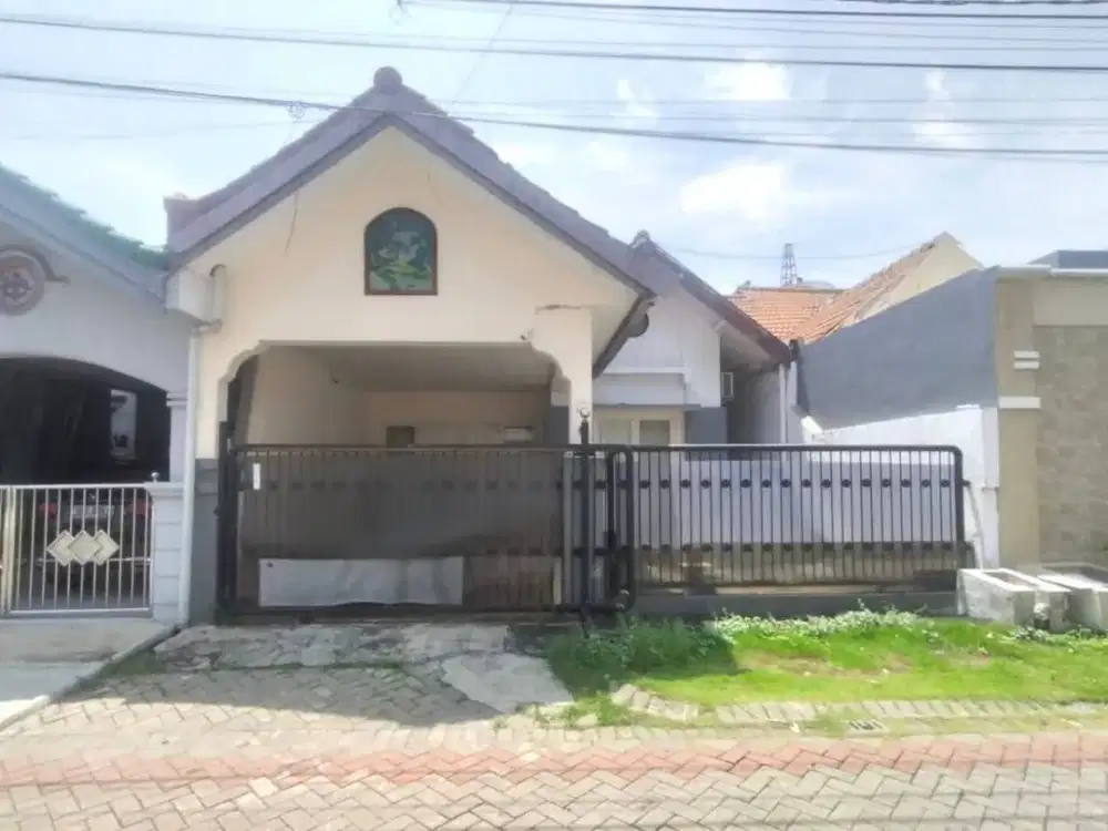 Rumah Hitung Tanah dan Strategis, Araya 2, Surabaya