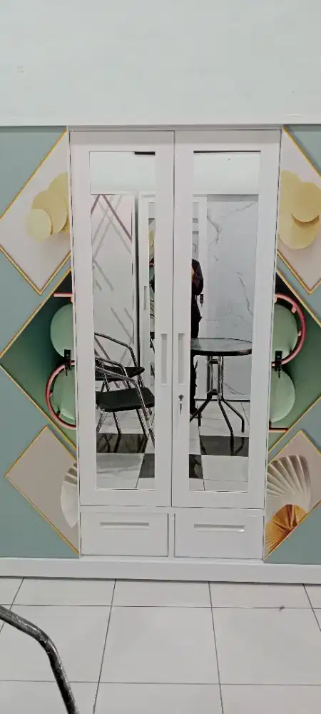 LEMARI PLAT ATAU SLEDING 4 PINTU