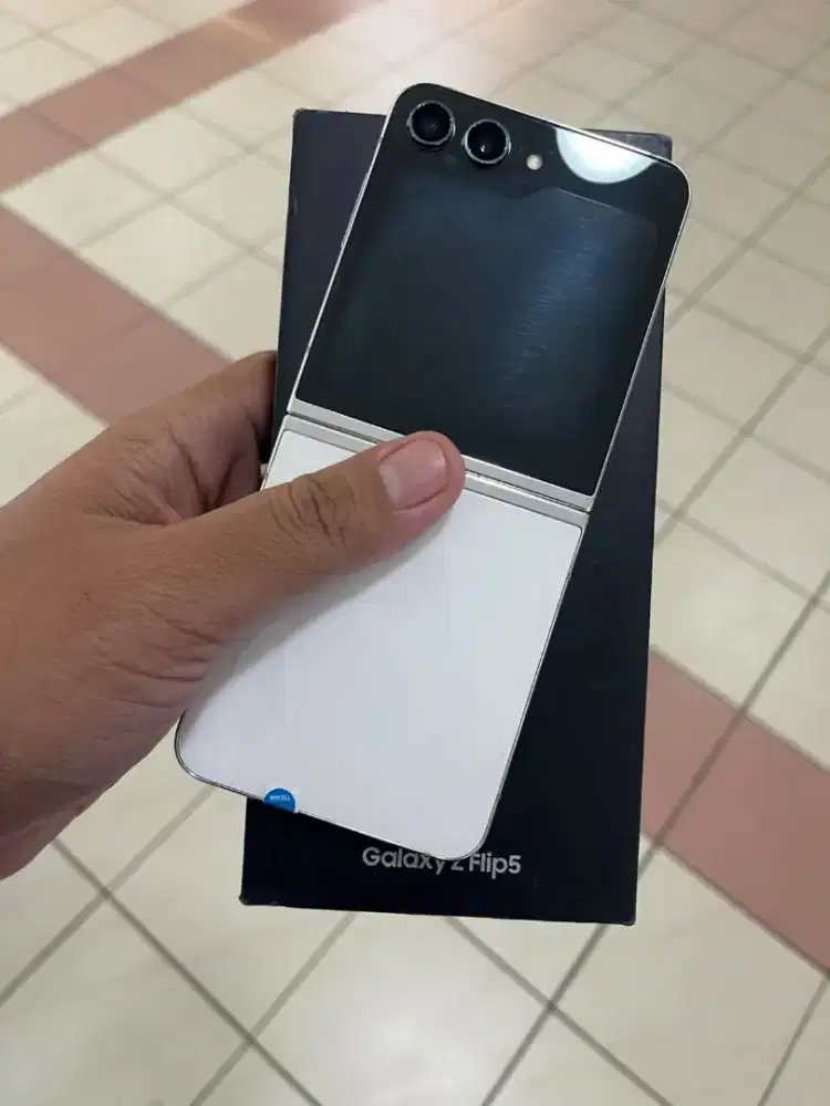 Samsung Flip 5 sein 8/512 mulus murah