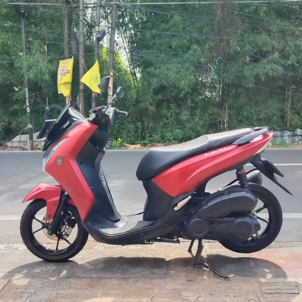Yamaha LEXi Non ABS 2019 Lengkap Bagus Mesin