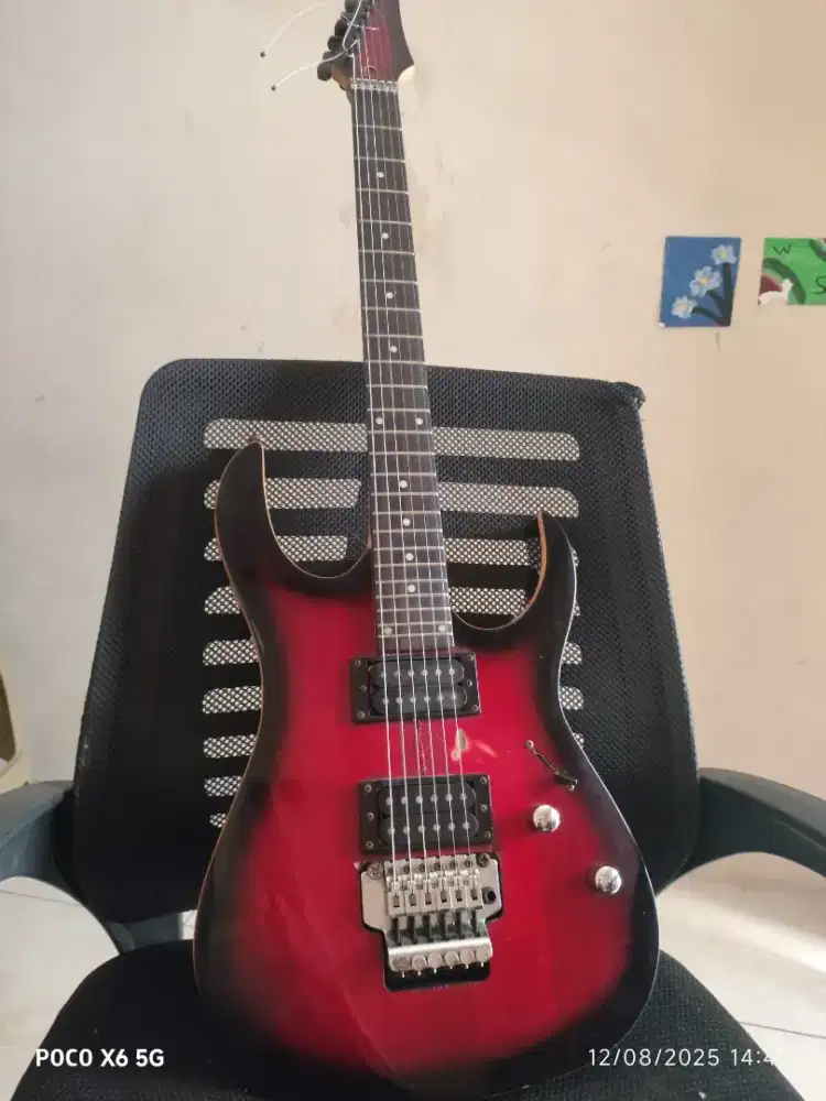 Gitar listrik Ibanez lokal