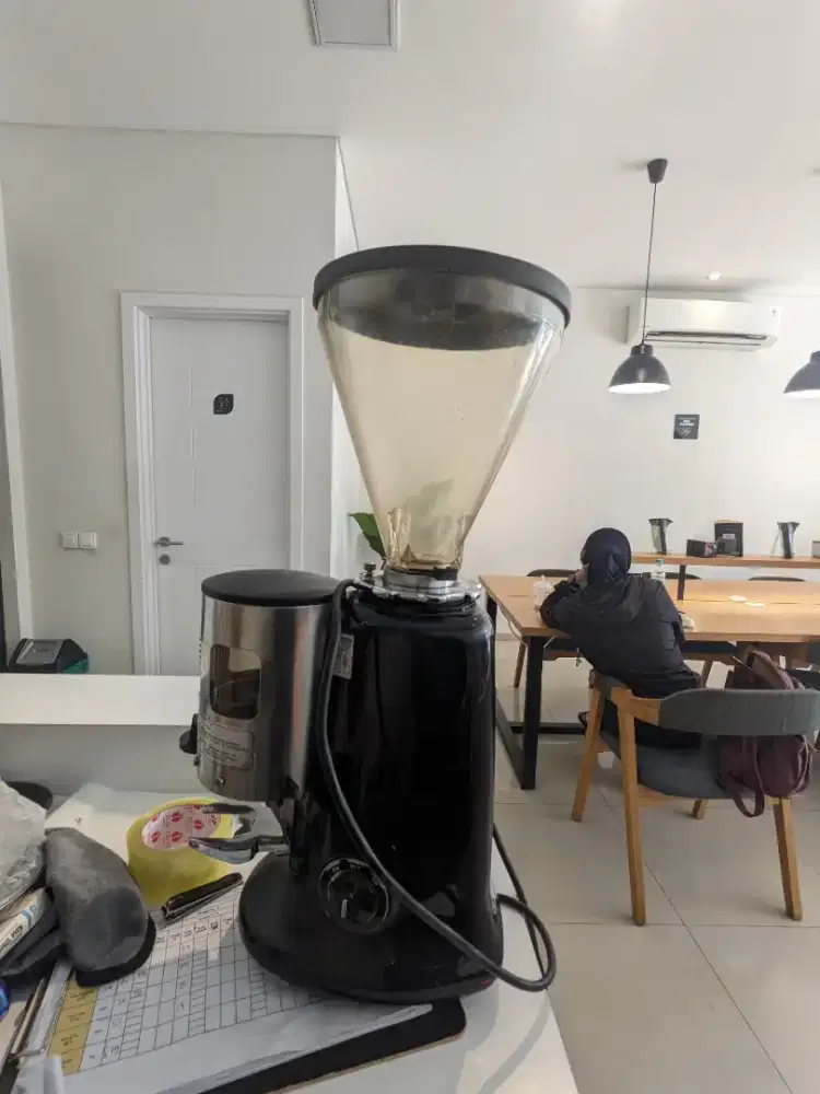 DIJUAL GRINDER MACQUINOS