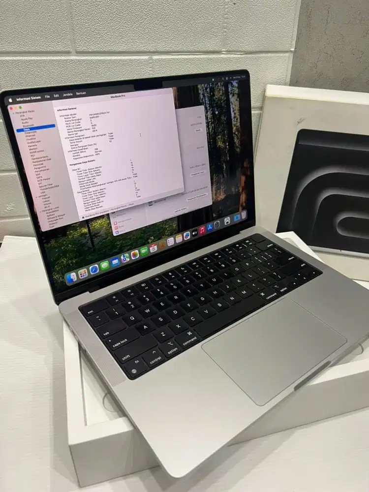 Macbook pro m3 8/512 garansi resmi