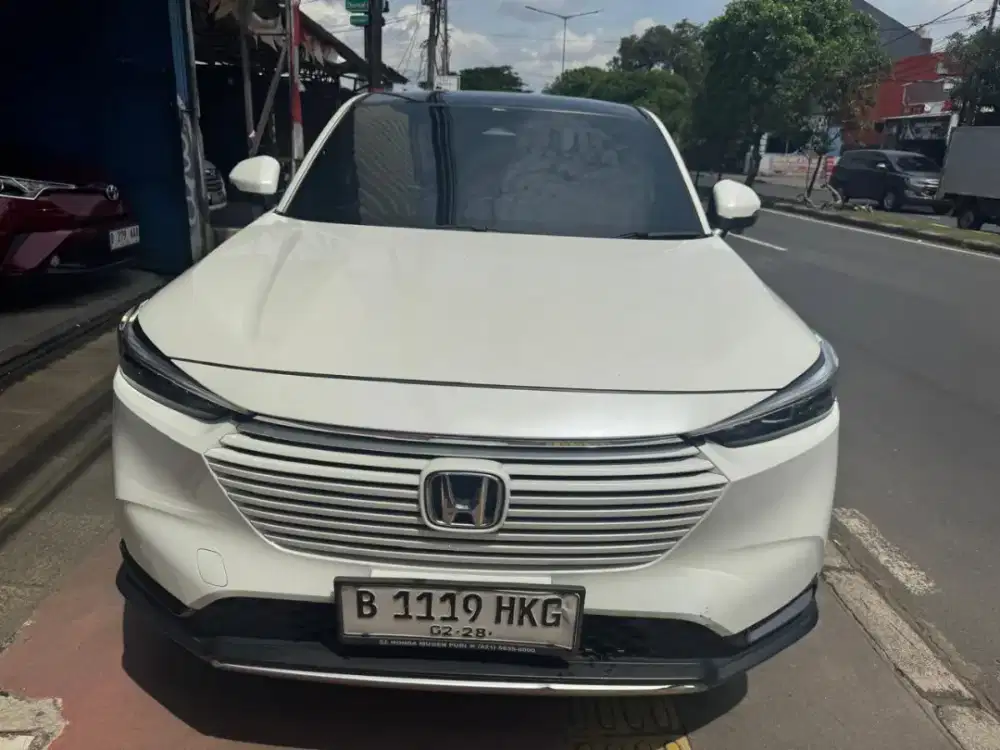 Honda HRV th 2022AT panoramic sunroof siap pakai