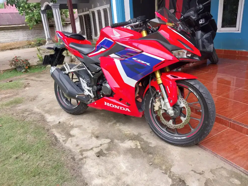 Di Jual Motor CBR 150 R. Tipe tertinggi ABS