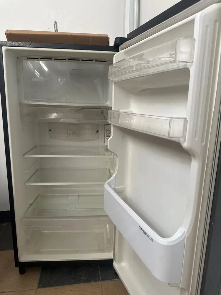 Kulkas Second Hand Bekas pemakaian pribadi