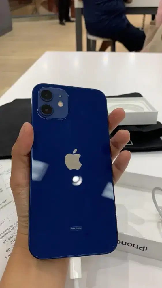 Iphone 12 64gb garansi ibox