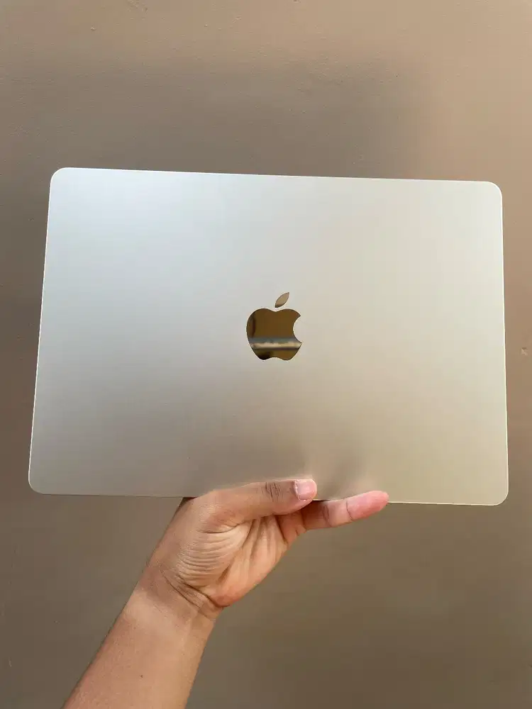 MacBook Air M2 2022 16GB / 256GB No minus