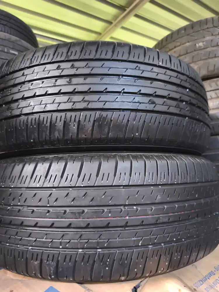 Bridgestone dueler HL 235 60 R18