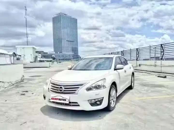 Nissan Teana XV Tahun 2014 Automatic Putih Metalik