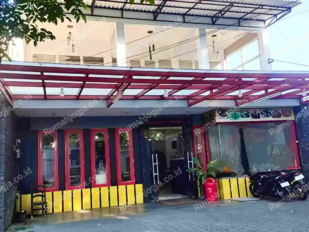 ruko usaha pinggir jalan raya Mantrijeron pusat kota