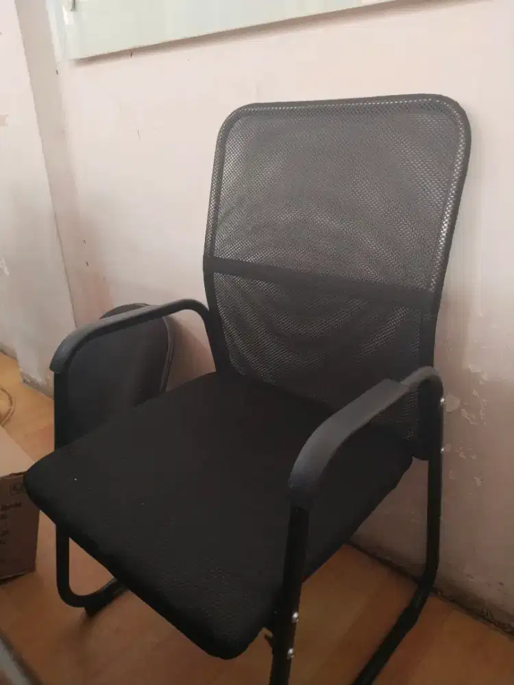 Kursi Kantor / Kursi Tamu — Kokoh & Nyaman