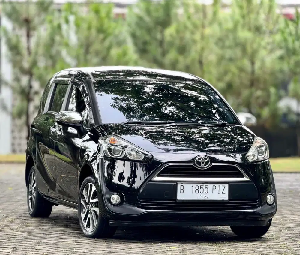 DP 4 jt! Toyota Sienta V Matic 2017 Antik Spt Baru!!