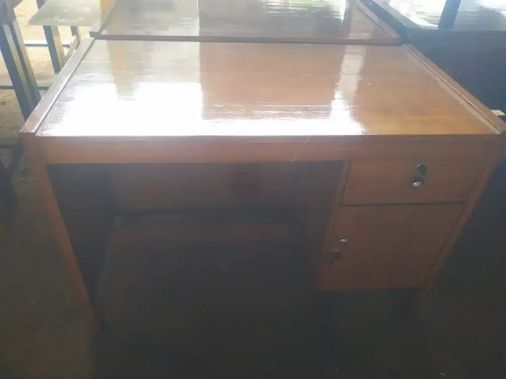 Dijual Cepat Meja Kerja Mulus