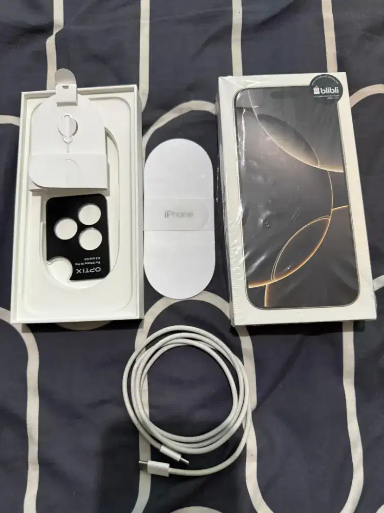 Iphone 16 pro max 256.. bekas serasa Baru