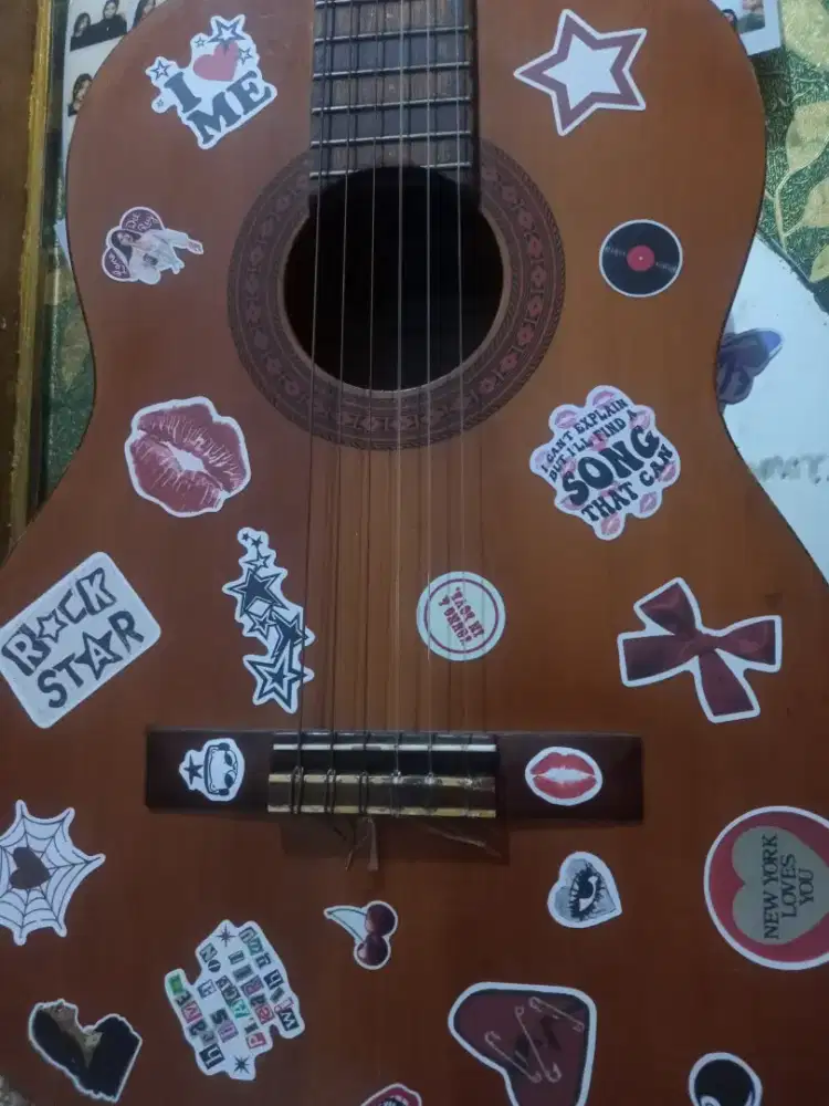 GITAR BEKAS LUCU