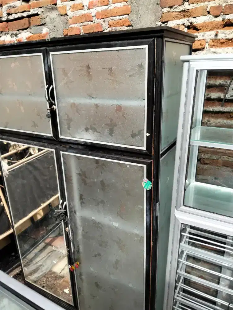 Lemari baju aluminium besi