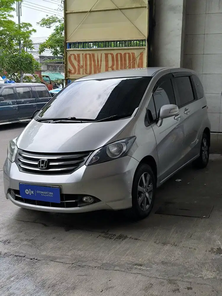 HONDA 2011 FREED E PSD 1.5 A/T SILVER OTOMART 286 KENJERAN