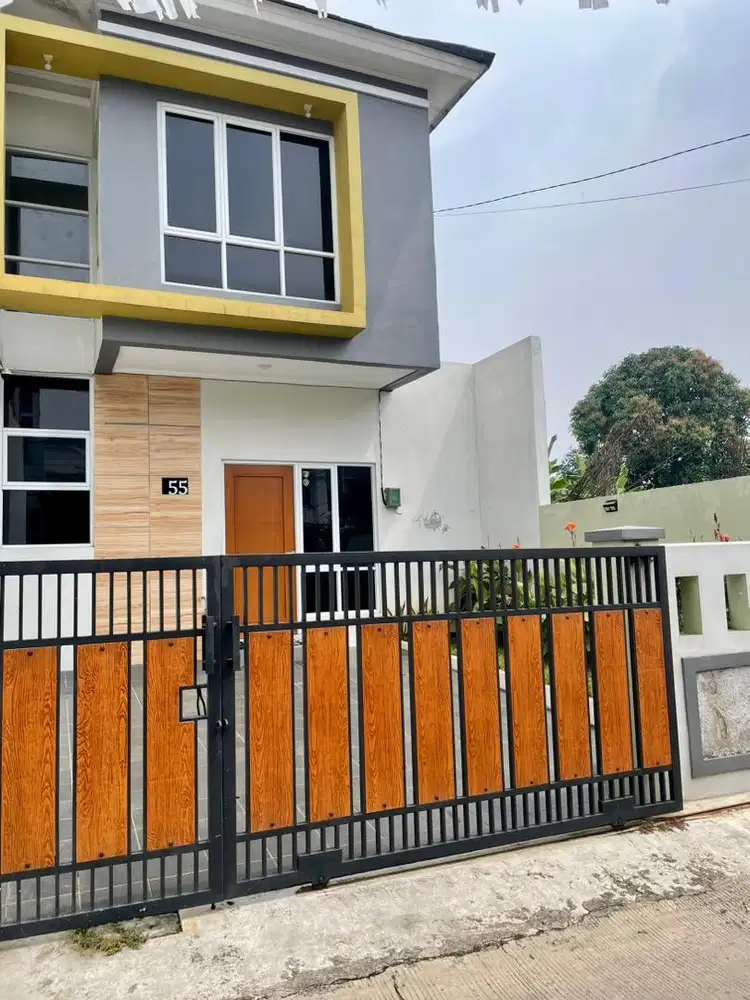 Rumah Dijual dengan Halaman Luas dan strategis dekat pintu TOL