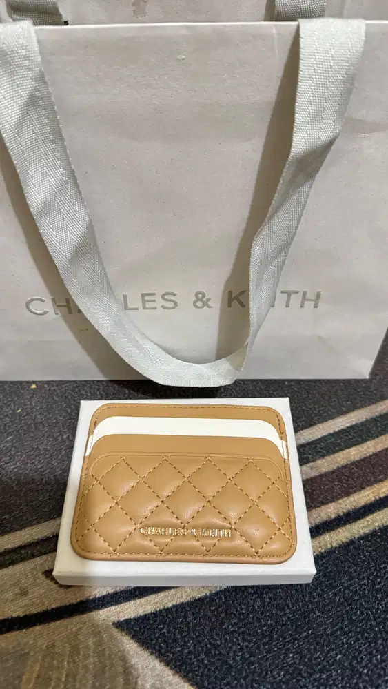 CHARLES& KEITH ORIGINAL 100 persen
