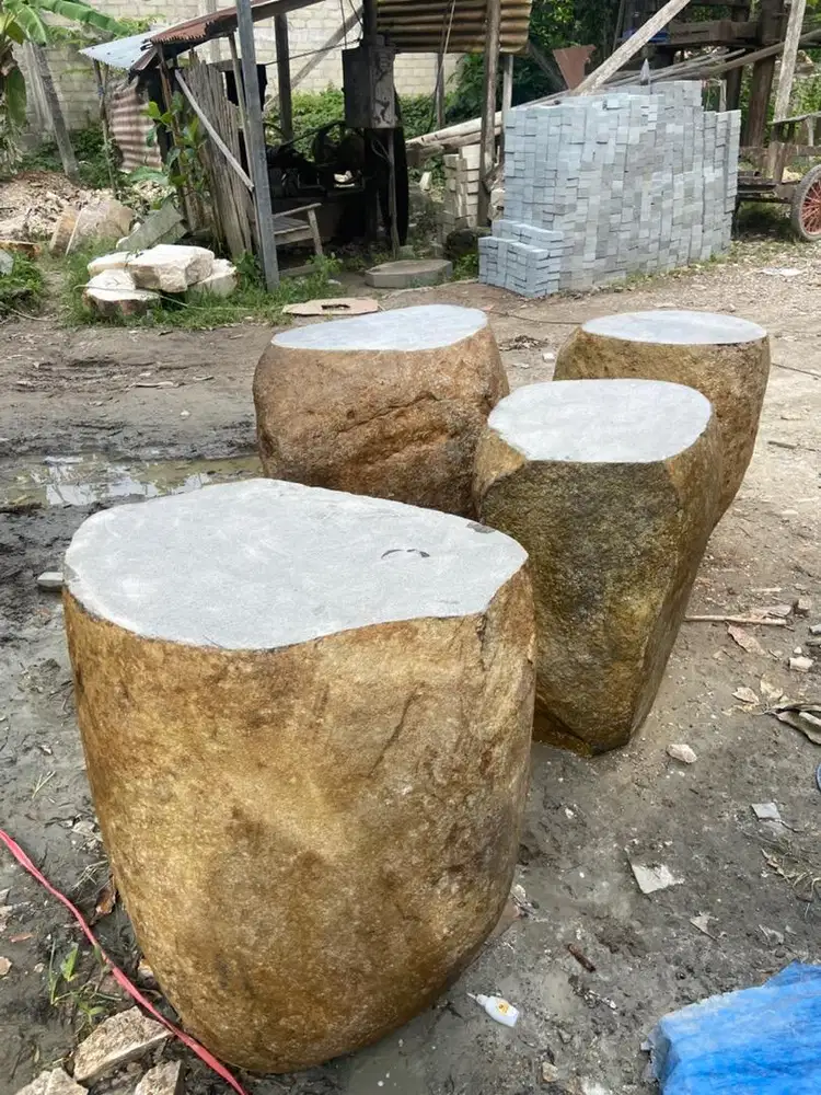 Kaki daun meja batu kali motif kilap