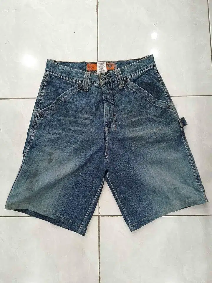 Dijual Celana Pendek Guess Made in Mexico Ukuran 29