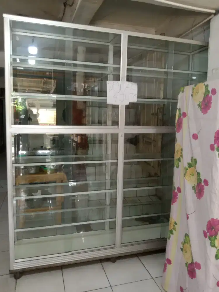 Dijual cepat kaca etalase