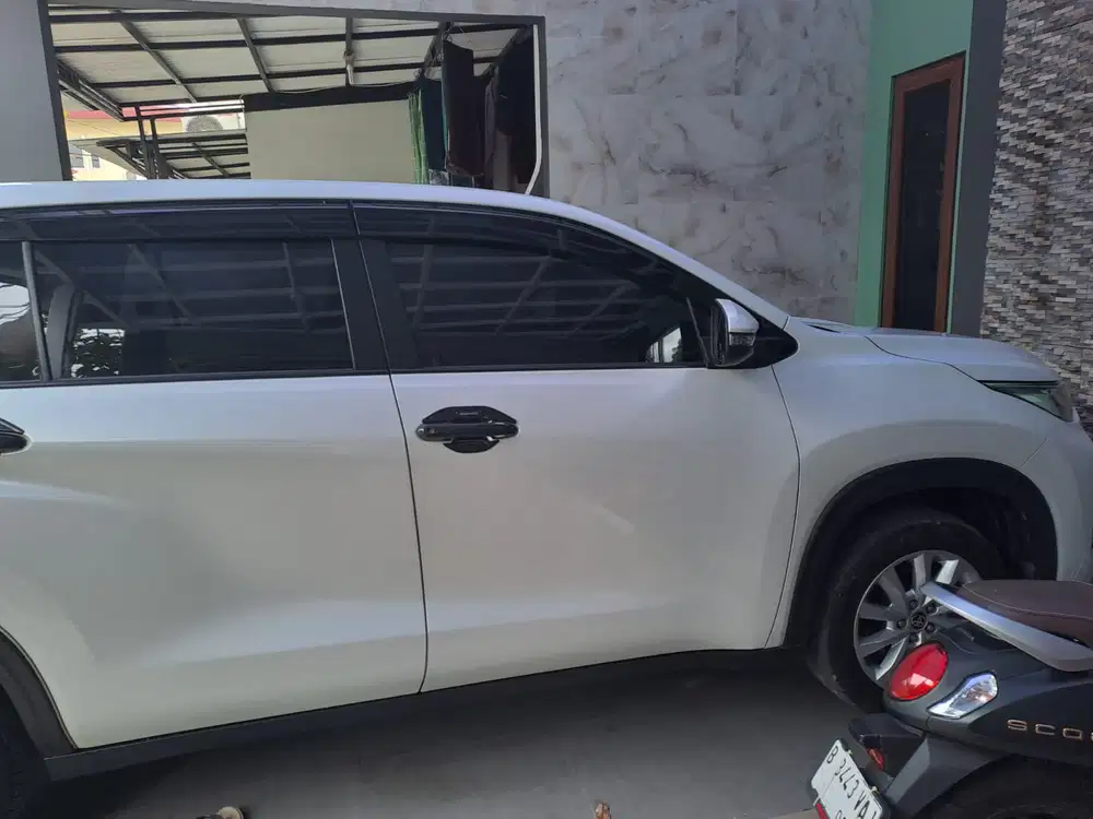 Toyota Kijang Innova 2023 Bensin