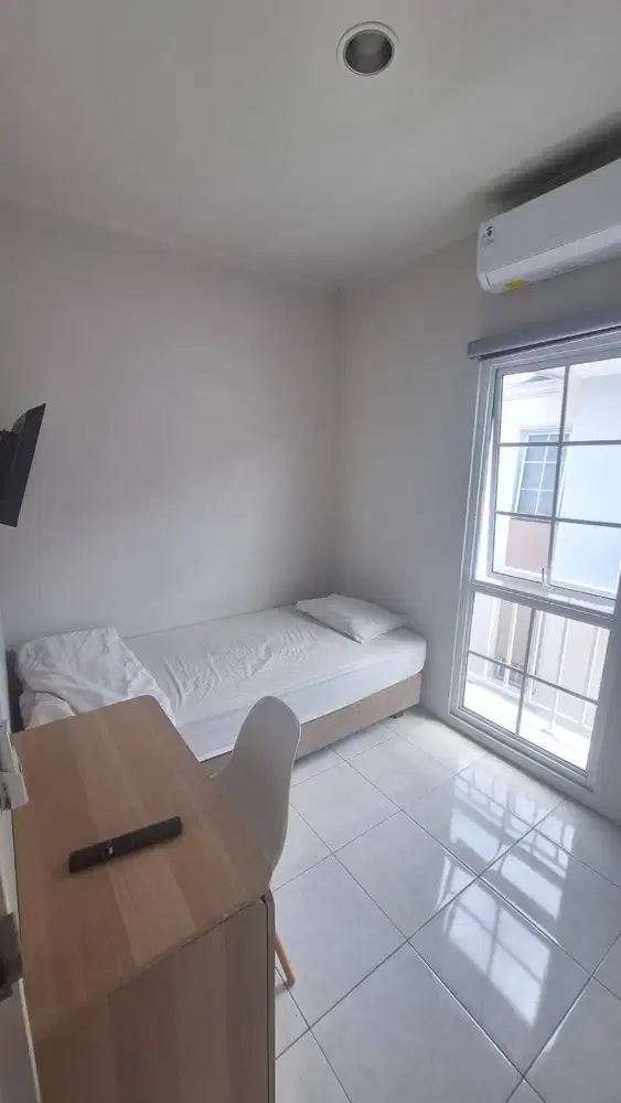 MEMAKOST ALESHA HOUSE RED 0211 VANYA PARK BSD CITY