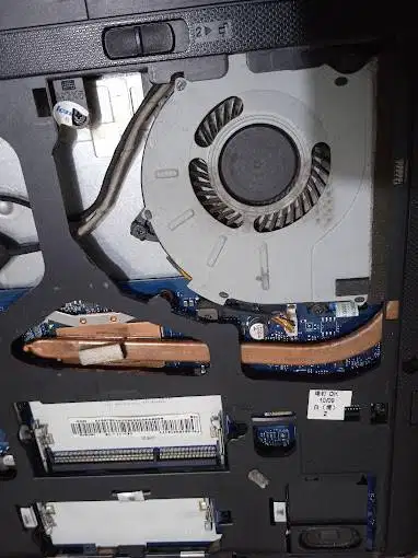 JASA PEMBERSIHAN DAN PERBAIKAN HEADSINK LAPTOP (BERGARANSI)