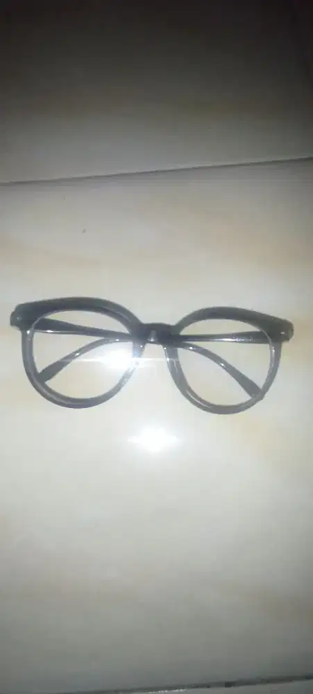 Kacamata preloved