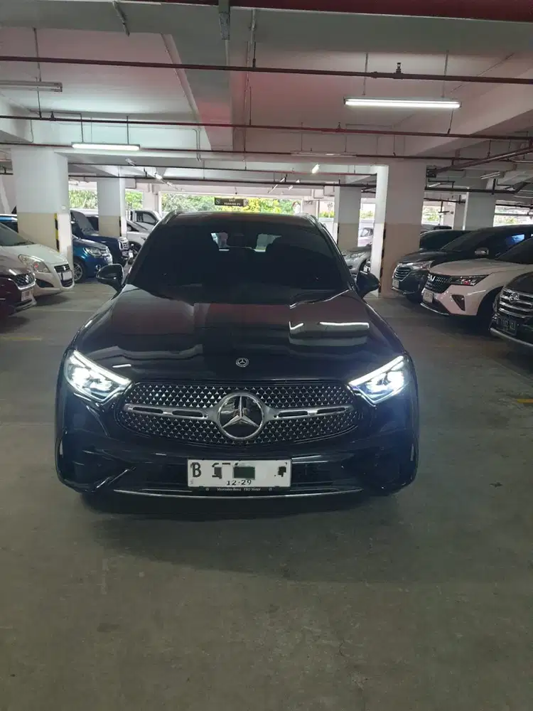 Mercedes-Benz GLC300 2023 Bensin