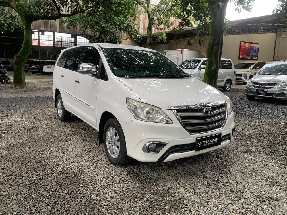 TOYOTA KIJANG INNOVA 2.5 DIESEL MATIC AT 2014 KM 75.000