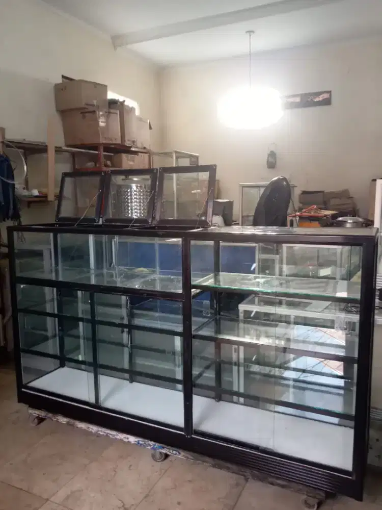 Etalase beras ukuran 2 meter baru