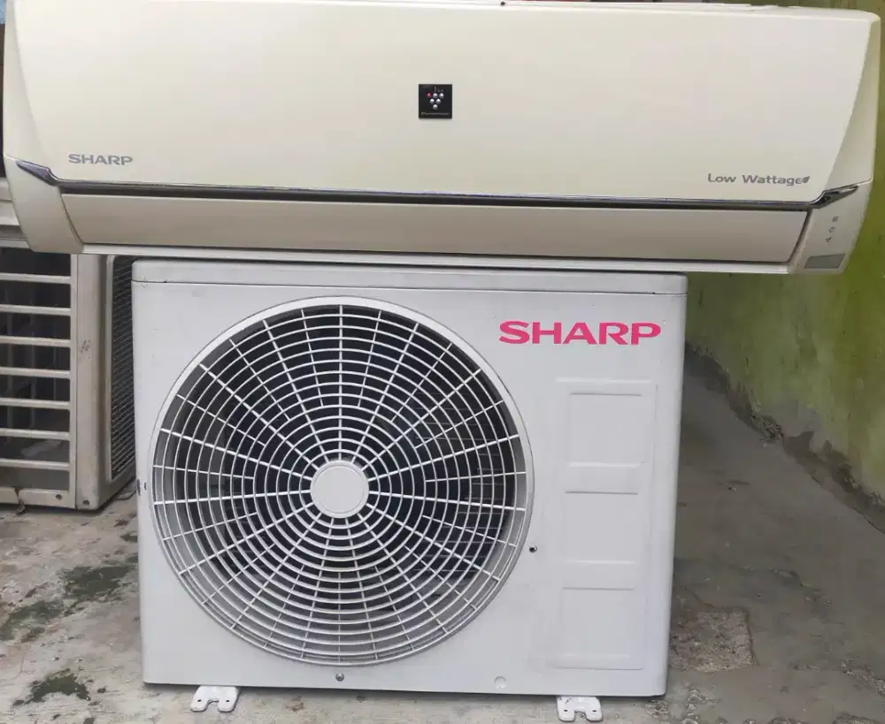 AC Sharp Thailand 1/2 pk freon R32 original