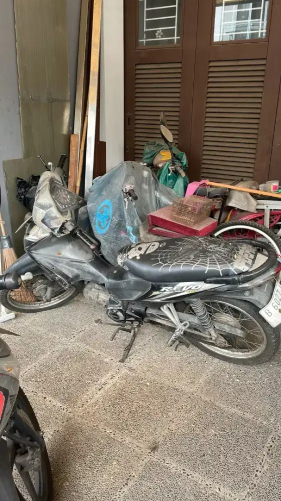 Jual motor Revo thn 2010 manual karbu pajak hidup surat lengkap