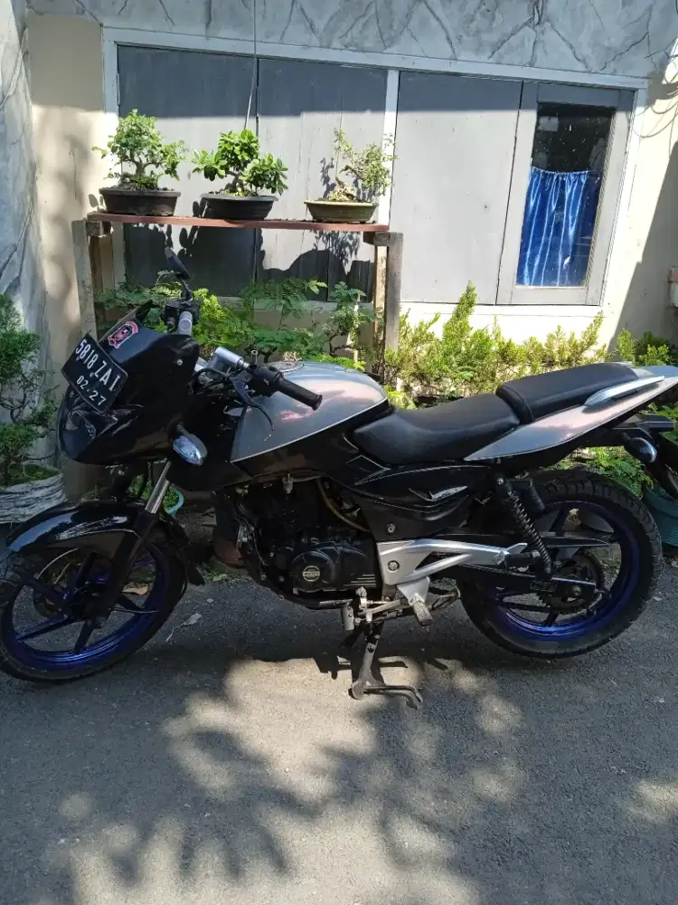 Bajaj Pulsar yg 4 180