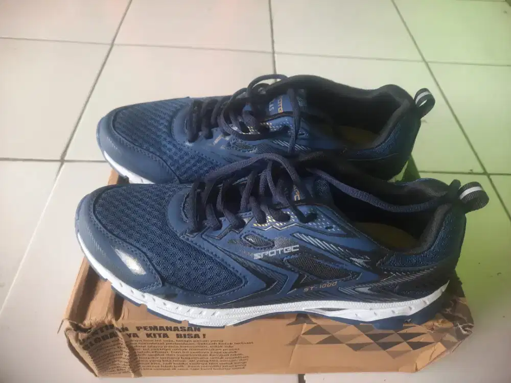 Sepatu Spotec Uk. 41