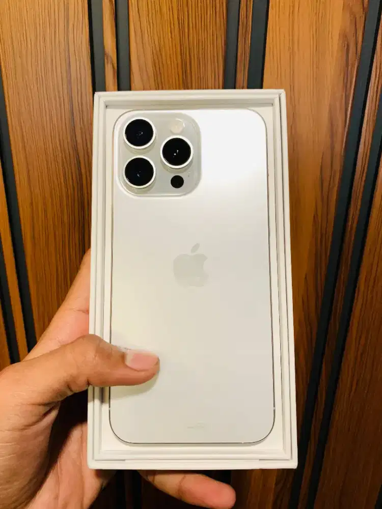 iPhone 15 pm white titanium 256gb iBox