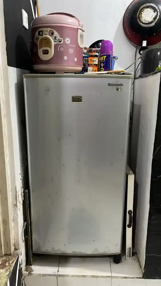 Kulkas panasonic bekas