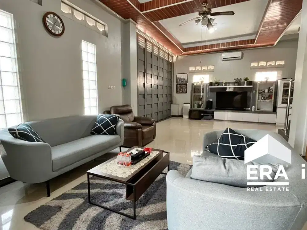 DIJUAL RUMAH DAN RUANG USAHA DI SOLO DEKAT GEDUNG GRAHA SABA BUANA