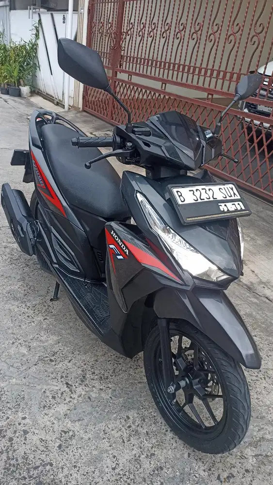 Honda Vario 125 LED CBS ISS tahun 2015 (pajak baru 1-2027).